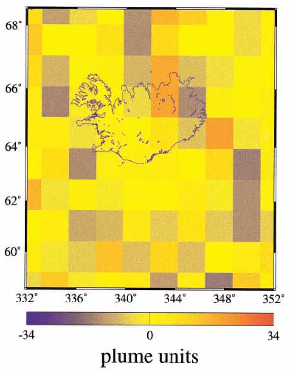 Модель плюмоподобных неоднородностей в нижней мантии, рассеивающих длиннопериодные Р-волны для Исландии.
